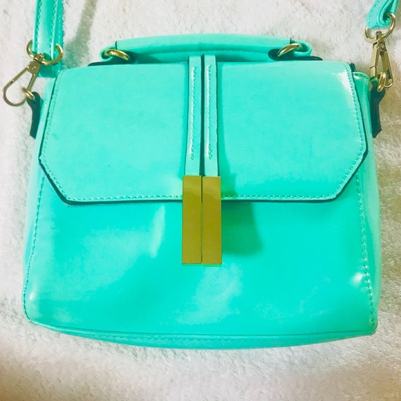 Handbags - 🎉HOST PICK 3/8🎉 turquoise cross body bag